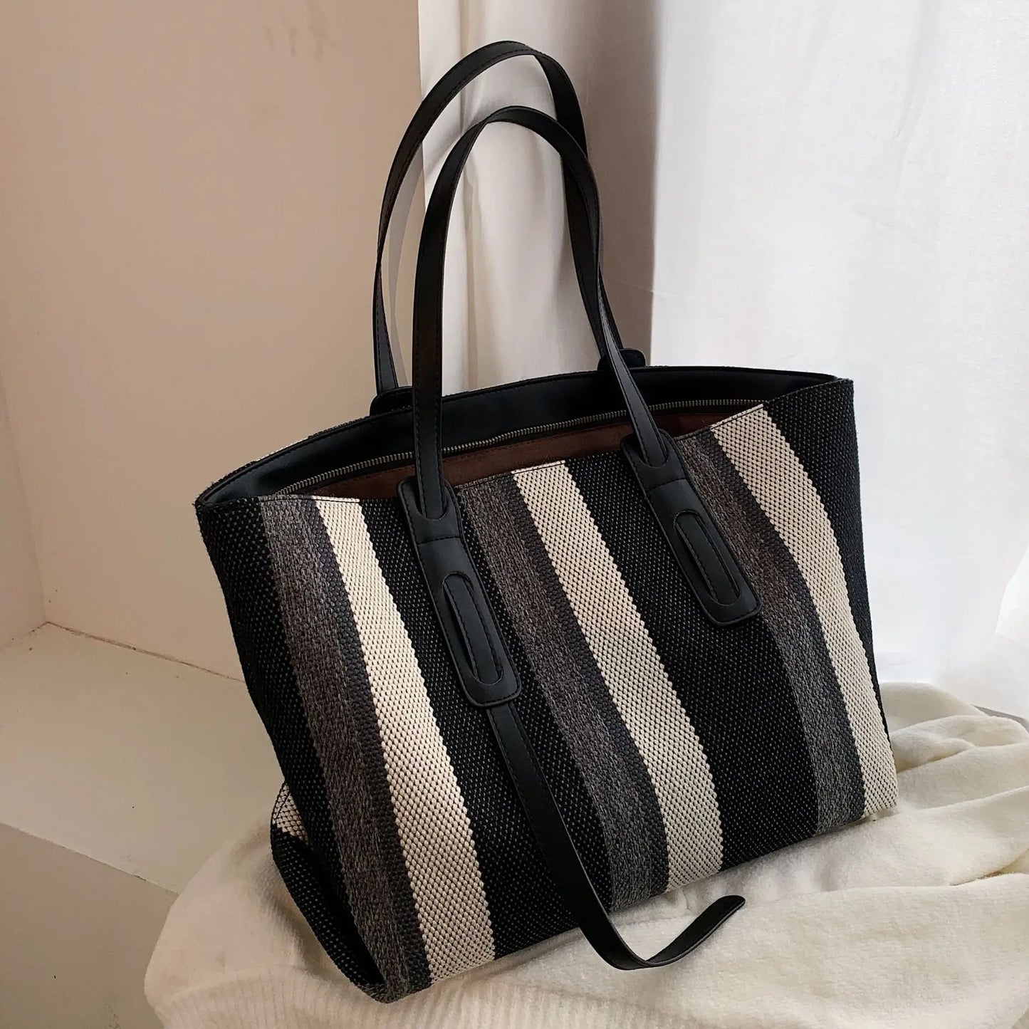 Stria Tote